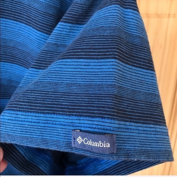 𝅺Columbia Striped Cotton V-Neck athletic performance Tee Women’s Size XL - Picture 4 of 7